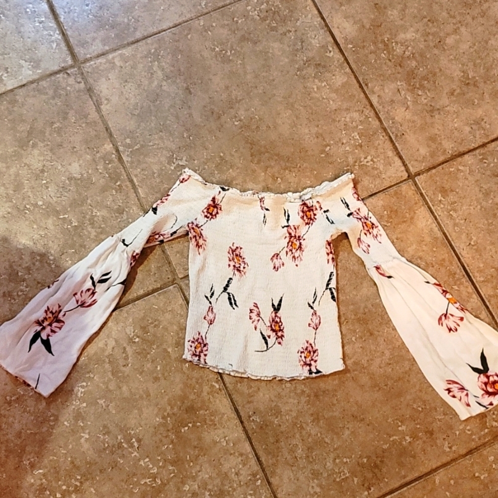 LA hearts top
